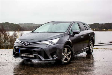 Toyota Avensis 2015-2022+, modellanpassat extraljuskit